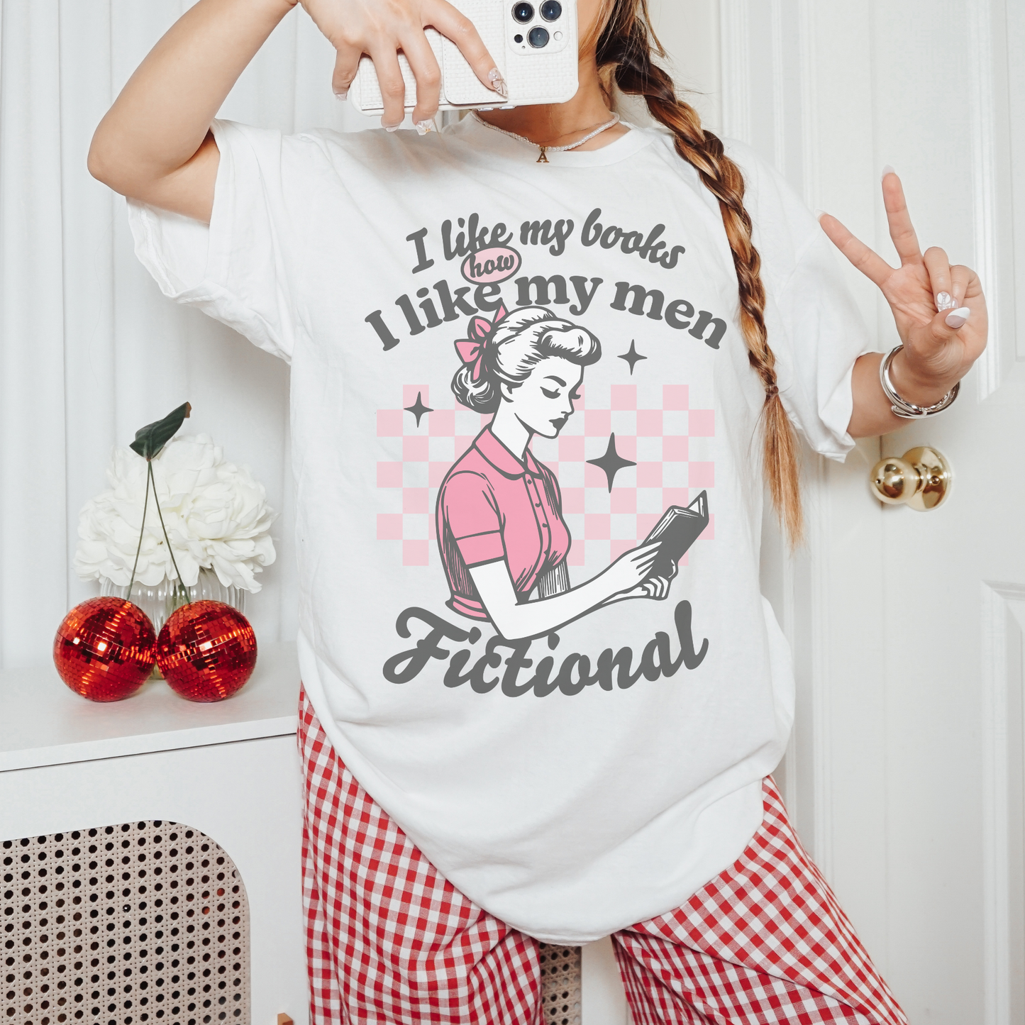 I like my books how I like my men, Fictional Retro Sweatshirt or T Shirt