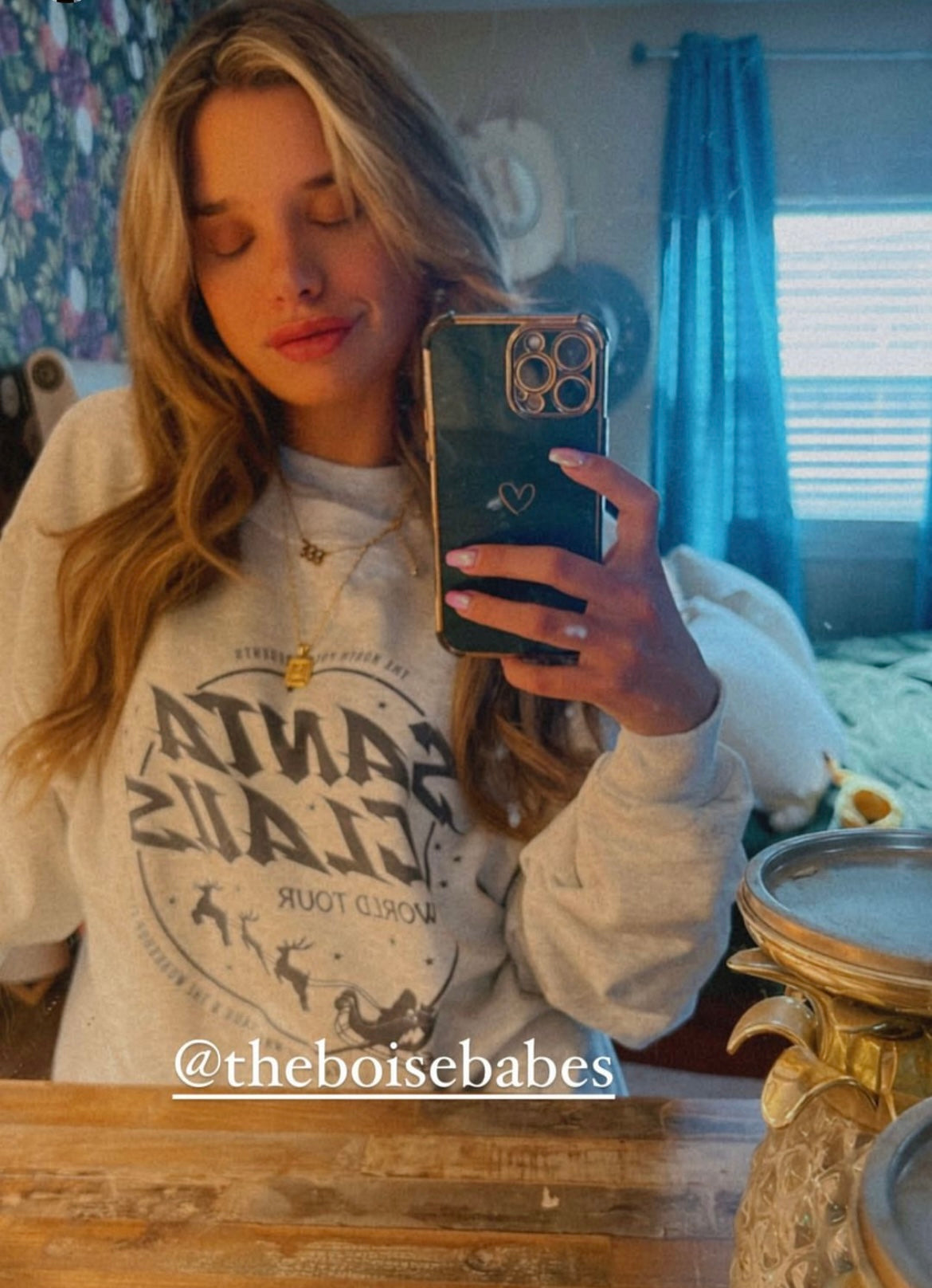 Santa Claus World Tour Retro Sweatshirt