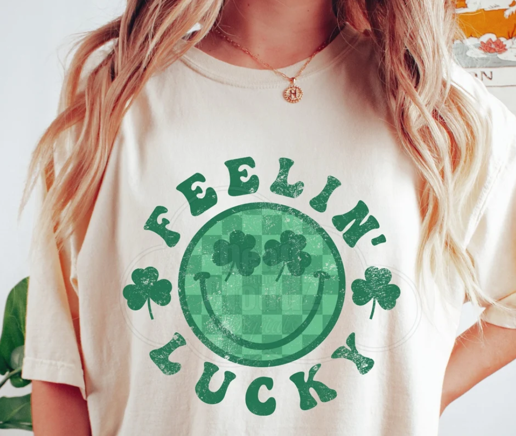 Feelin Lucky Retro Sweatshirt or T Shirt